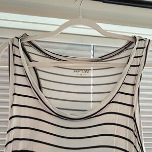 Apt. 9 Women's Black and White Striped Tank Top